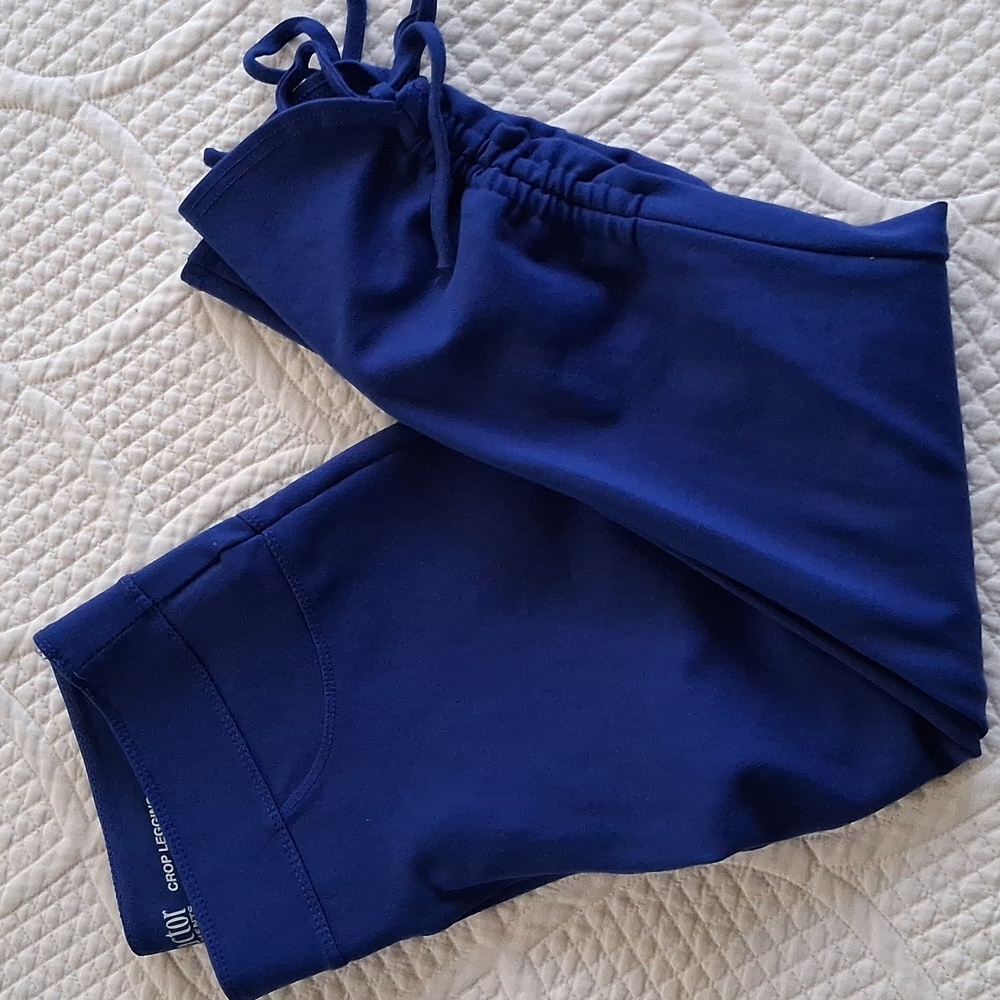 Slim Factor by Investments Blue Crop Leggings - M